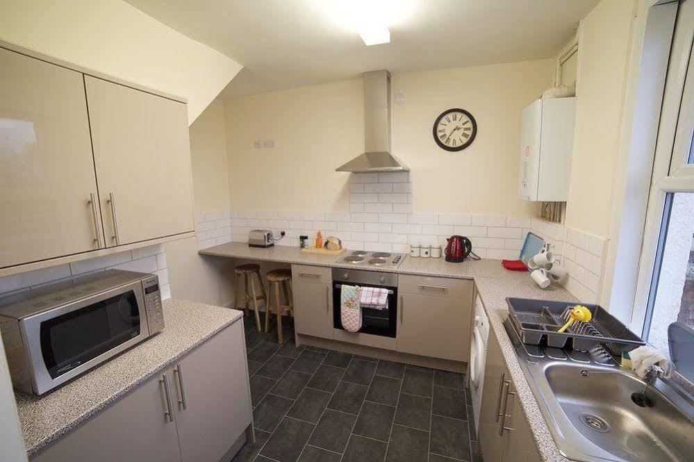 Bristol Serviced Lets - 152/154 Bath Road Εξωτερικό φωτογραφία