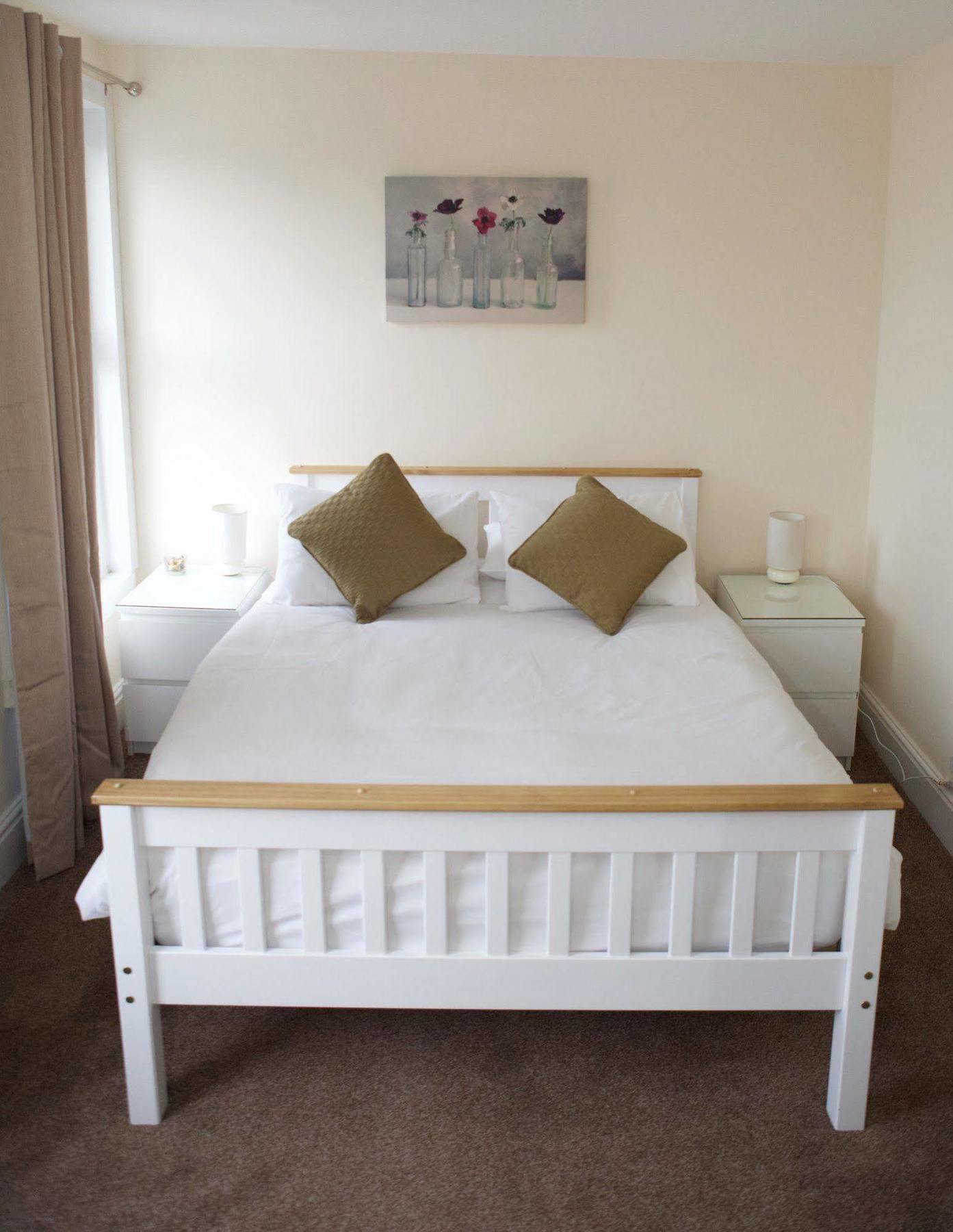 Bristol Serviced Lets - 152/154 Bath Road Εξωτερικό φωτογραφία